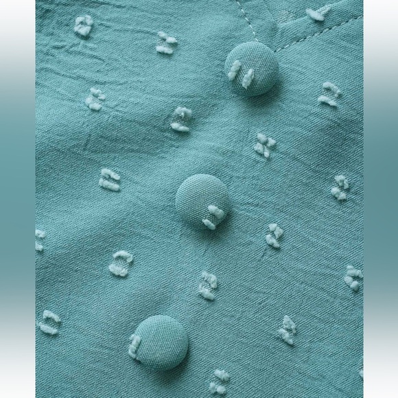 BloomChic Plus Size Jacquard Pleated Button Detail Tank Top - Picture 5 of 7